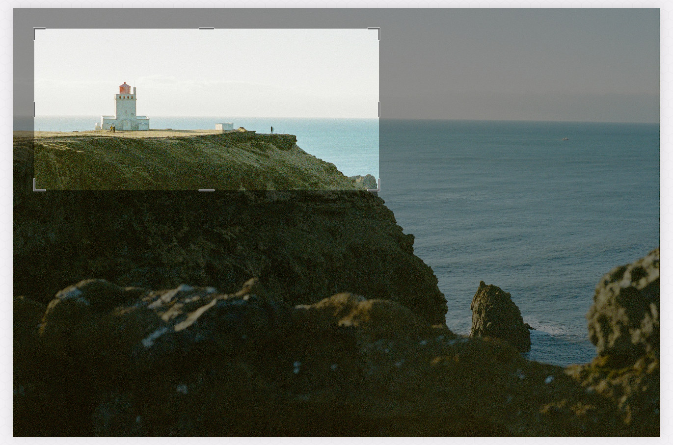 Focus viewfinder brackets over an image